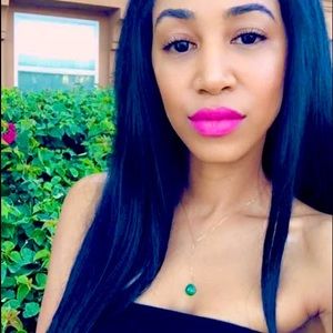 Meet your Posher, Yanet